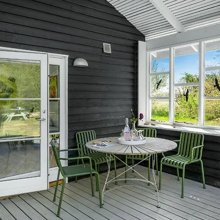 Malurt Holiday home Vester Somarken